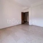 Affitto 5 camera appartamento di 185 m² in Reggio di Calabria