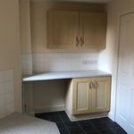 Rent 3 bedroom flat in East Midlands