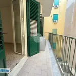 Affitto 4 camera appartamento di 120 m² in Palermo