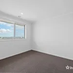 Rent 5 bedroom house in  Fraser Rise VIC 3336                        