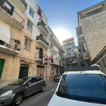 Affitto 4 camera appartamento di 120 m² in Palermo