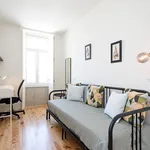 Rent 2 bedroom apartment of 60 m² in Porto