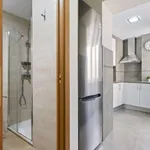 Rent a room of 190 m² in madrid