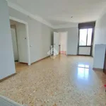 Affitto 4 camera appartamento di 140 m² in Roma