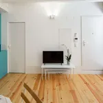 Rent 2 bedroom apartment of 55 m² in lisbon