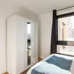  appartement avec 6 chambre(s) en location à Paris