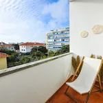 Rent 4 bedroom apartment of 133 m² in Carcavelos