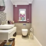 Rent 5 bedroom house in South East England