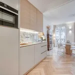 Appartement de 470 m² avec 1 chambre(s) en location à Paris