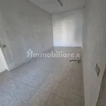 Rent 5 bedroom apartment of 180 m² in Crotone