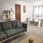 Rent a room of 80 m² in valencia