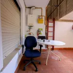 Rent a room of 100 m² in valencia