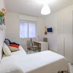 Rent 2 bedroom apartment of 60 m² in milan