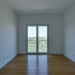 Rent 4 bedroom apartment of 242 m² in Lisboa