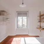 Rent a room of 117 m² in lisbon