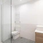 Rent 4 bedroom apartment in Madrid