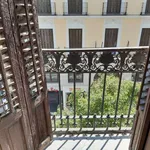 Rent a room of 280 m² in madrid