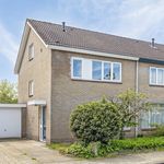 Huur 5 slaapkamer huis van 108 m² in Schelfhorst Noordwest