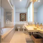 Rent 5 bedroom house of 300 m² in Rome