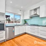 Rent 3 bedroom apartment of 363 m² in Mount Waverley