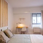 Rent a room of 200 m² in lisbon