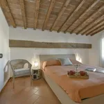 Rent 3 bedroom apartment in Florence