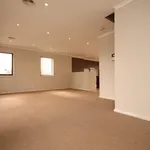 Rent 4 bedroom house in Gungahlin