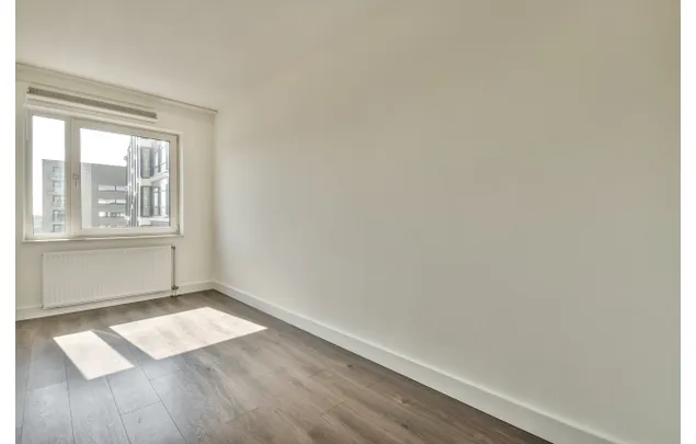 Huur 3 slaapkamer appartement van 76 m² in Laakhaven-West