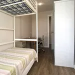 Rent a room of 80 m² in madrid