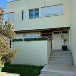 Rent 3 bedroom house of 230 m² in Vila Nova de Gaia