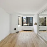 Rent 2 bedroom apartment of 89 m² in New York