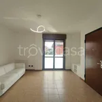 Affitto 3 camera appartamento di 89 m² in Legnano