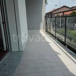 Affitto 4 camera appartamento di 117 m² in Cernusco sul Naviglio