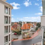 Zeer mooi en luxueus afgewerkt 3 slaapkamer appartement aan het driehoekplein nabij de Zeedijk.