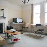 Rent 2 bedroom apartment in Bristol