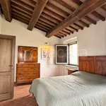 Rent 4 bedroom house of 290 m² in Umbertide