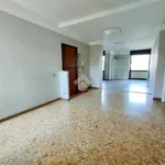 Affitto 4 camera appartamento di 140 m² in Roma