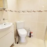 Rent 4 bedroom house in  Reading