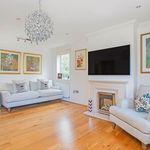 Rent 2 bedroom flat in Weybridge