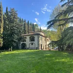 Rent 9 bedroom house of 300 m² in Figline e Incisa Valdarno