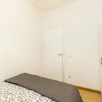 Rent a room of 140 m² in madrid