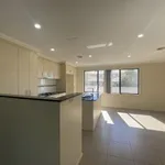 Rent 4 bedroom house in Gungahlin