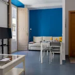 Rent 1 bedroom apartment of 538 m² in Málaga