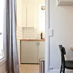 Rent 1 bedroom apartment of 375 m² in Paris