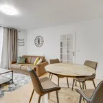 Appartement de 81 m² avec 6 chambre(s) en location à Saint-Germain-en-Laye