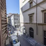 Affitto 2 camera appartamento di 60 m² in Firenze