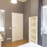 Rent a room of 100 m² in Roma