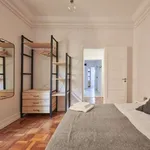 Rent a room of 100 m² in lisbon