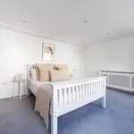 Rent 3 bedroom apartment in London