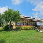 Rent 5 bedroom house of 219 m² in Verona